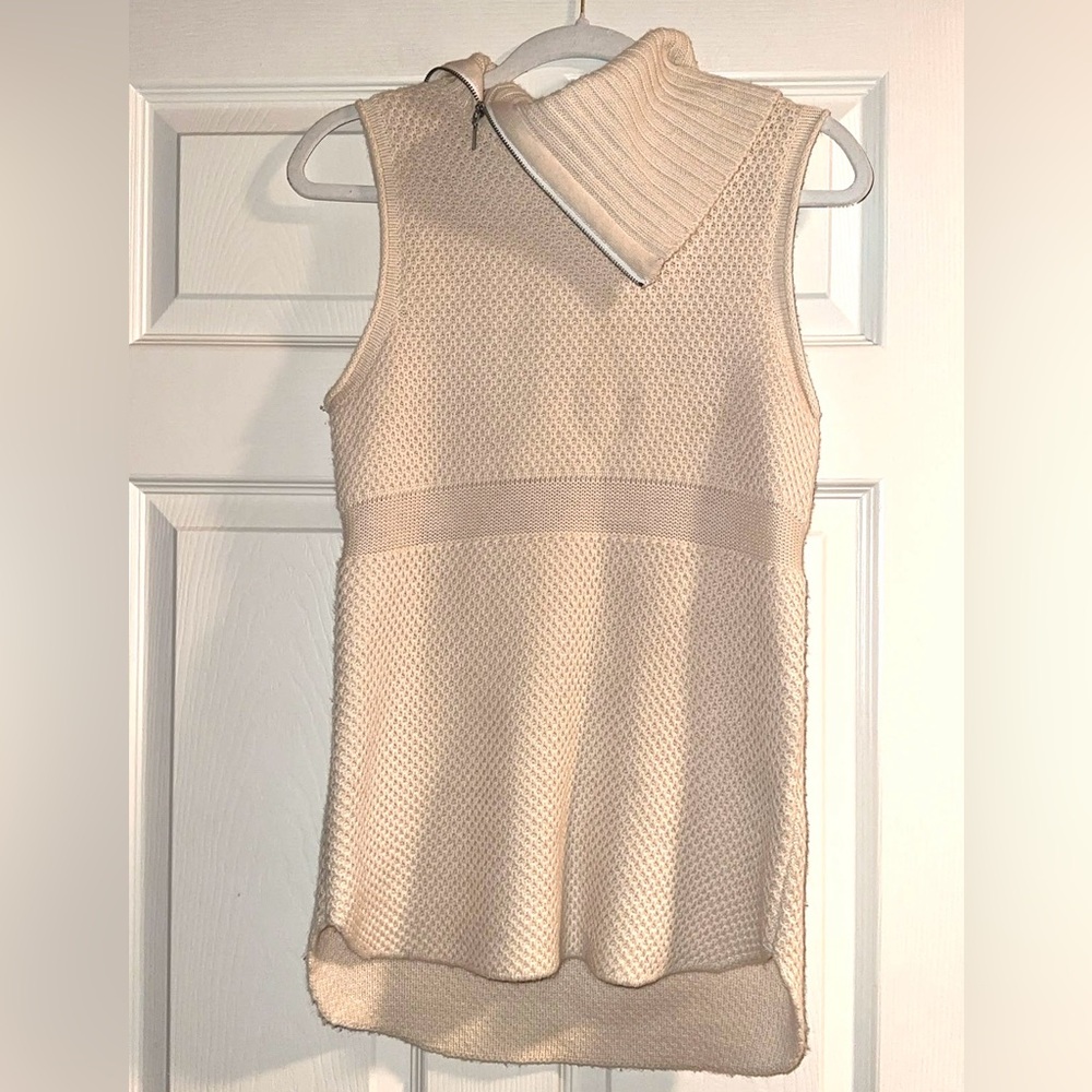 Elie Tahari Cream Wool Sweater